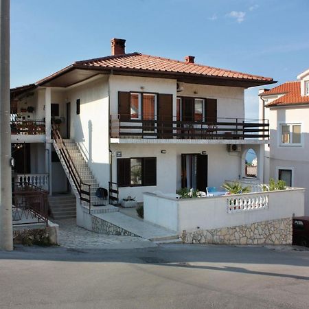 Double Room Vrbnik 5301B Buitenkant foto