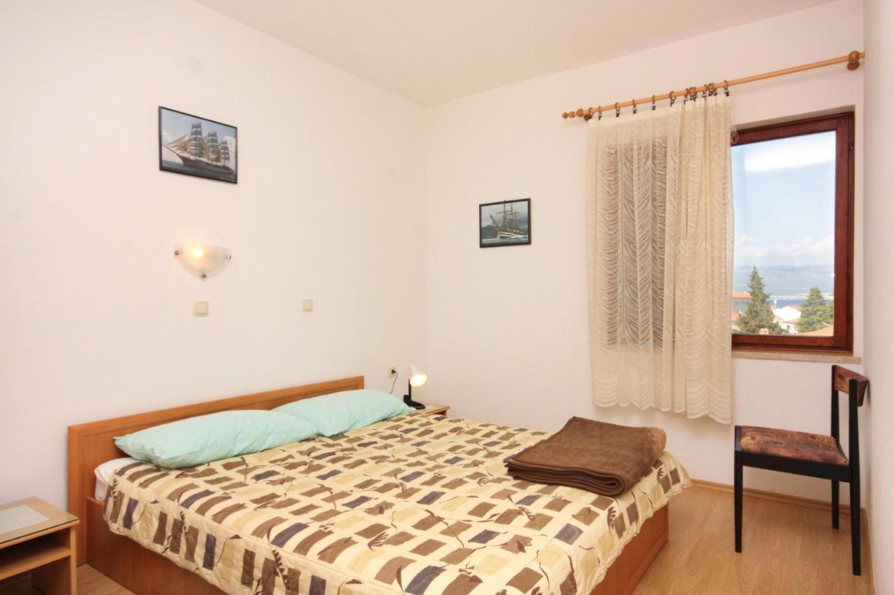 Double Room Vrbnik 5301B Buitenkant foto